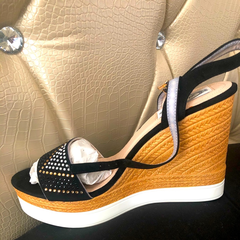 Summer Wedges !!! Can be worn casual or elegant!